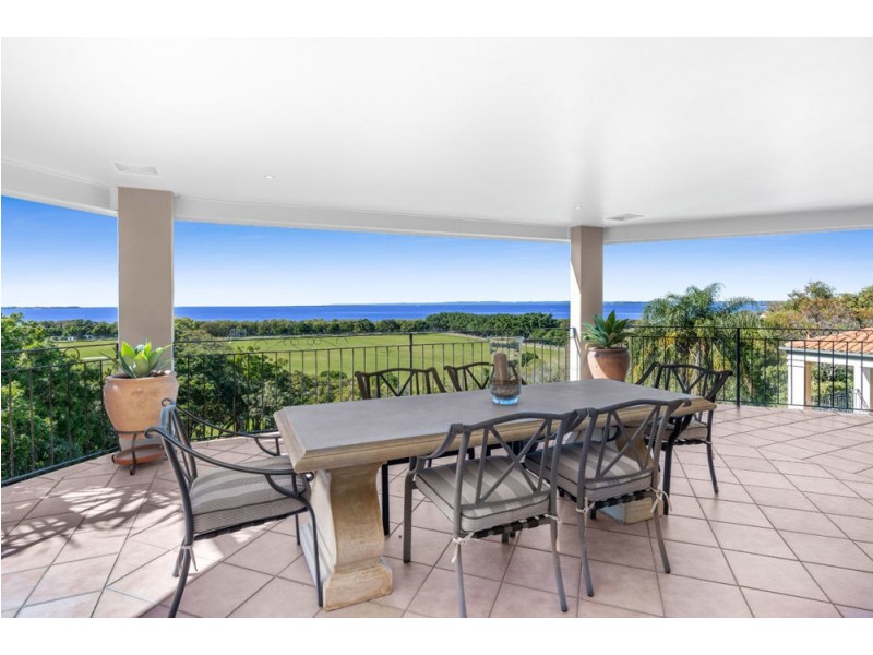 97 Petersen Street, Wynnum QLD 4178
