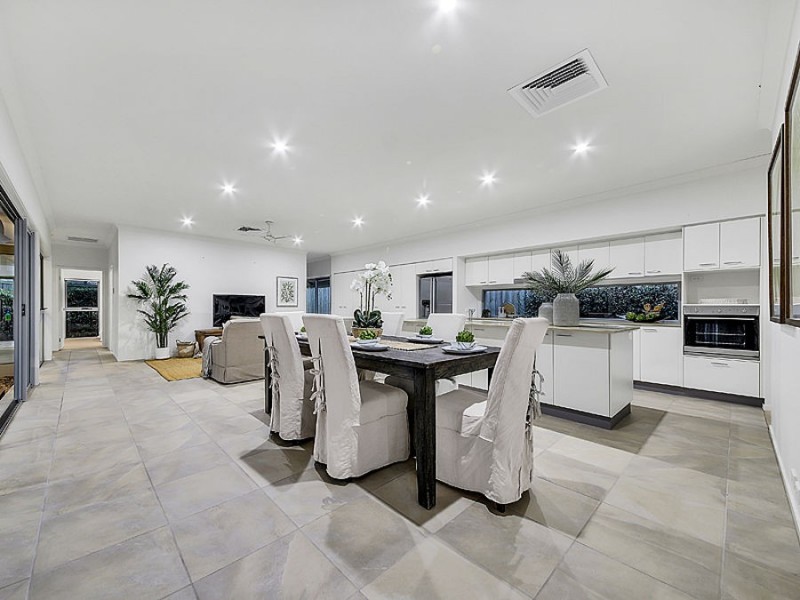 59 Watervale Parade, Wakerley QLD 4154