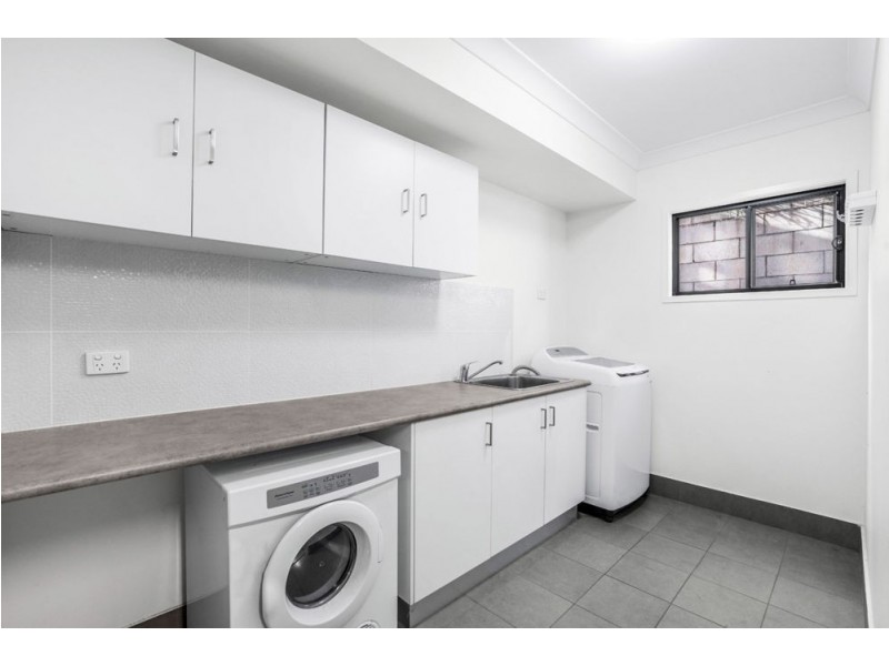 5/8 Oasis Close, Manly West QLD 4179