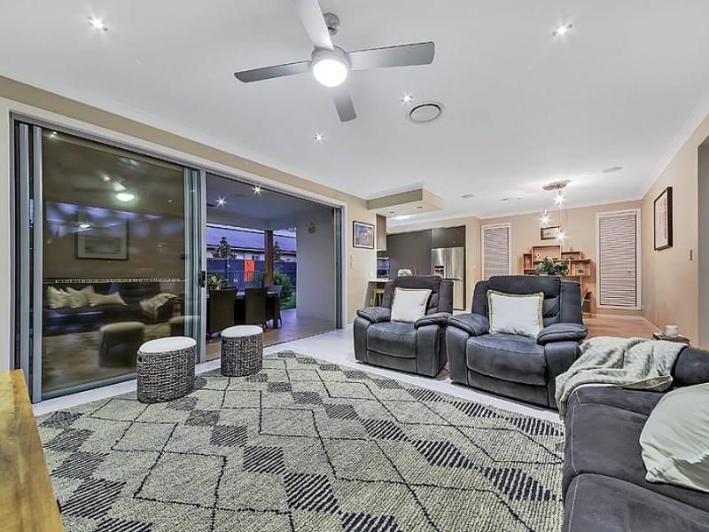83 Feathertail Place, Wakerley QLD 4154