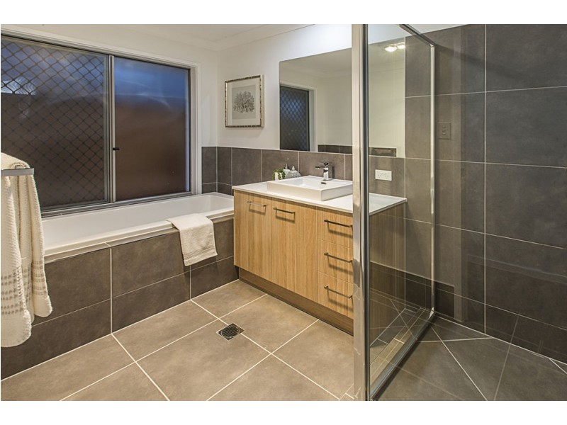 16 Joffre Street, Wynnum QLD 4178