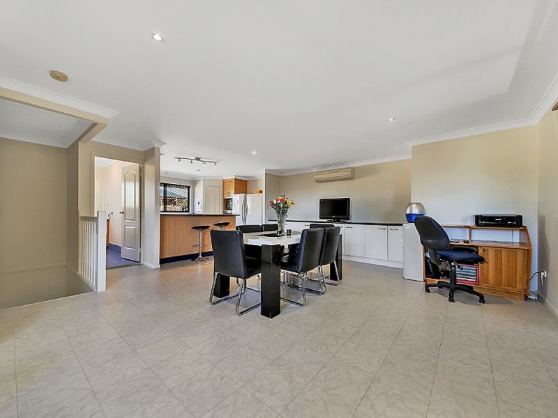 37 Mizzen St, Manly West QLD 4179