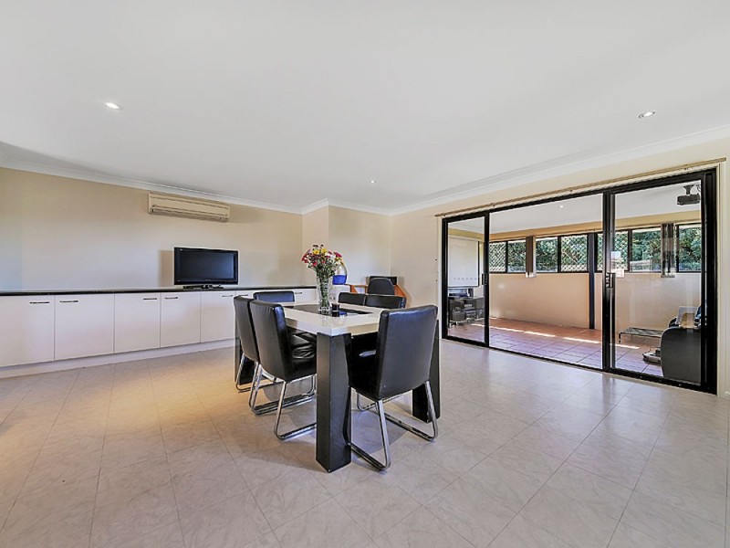 37 Mizzen St, Manly West QLD 4179