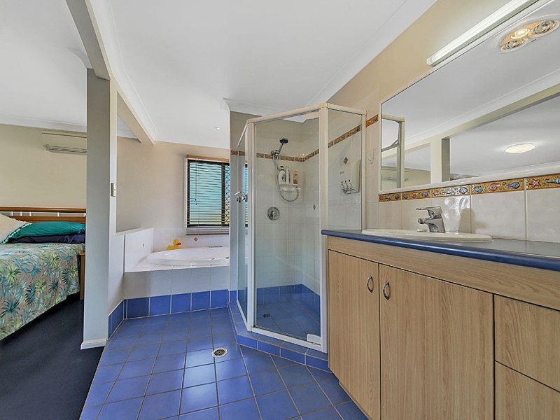 37 Mizzen St, Manly West QLD 4179