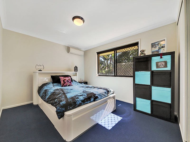 37 Mizzen St, Manly West QLD 4179