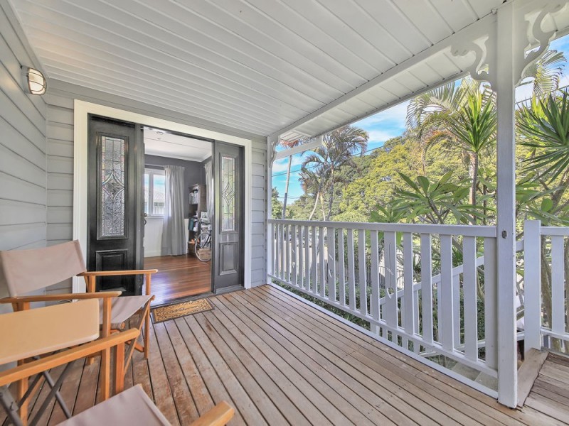 16 Harman Street, Manly QLD 4179