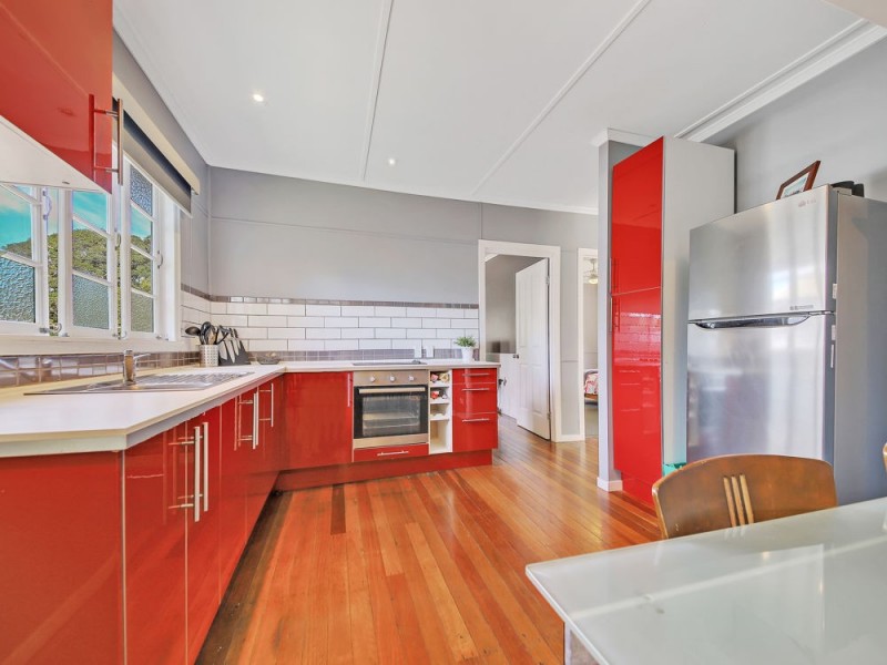 16 Harman Street, Manly QLD 4179