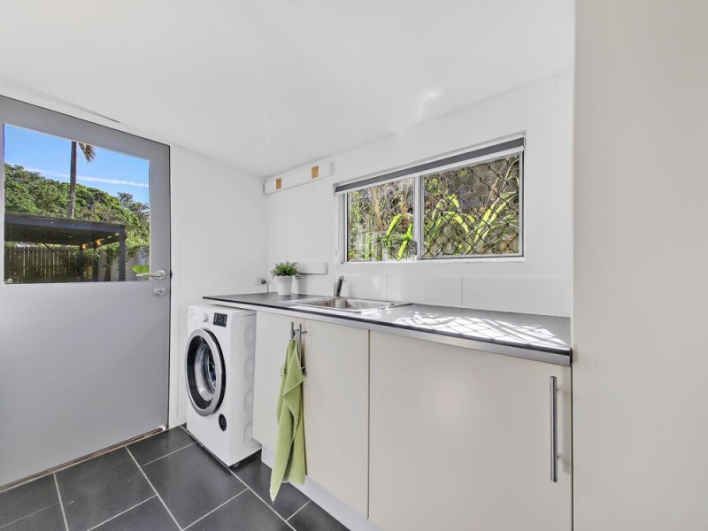 16 Harman Street, Manly QLD 4179
