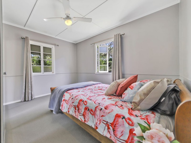 16 Harman Street, Manly QLD 4179