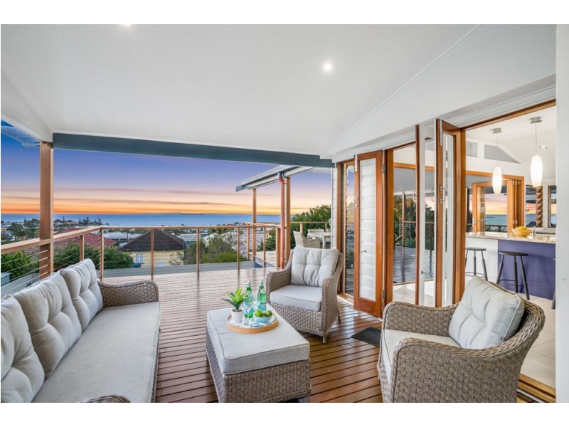 8 Oceana Terrace, Manly QLD 4179