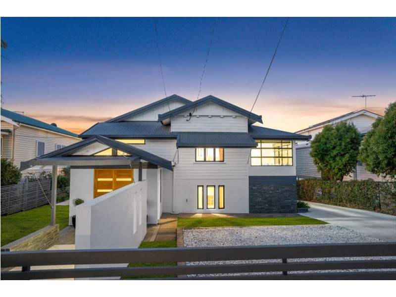 8 Oceana Terrace, Manly QLD 4179