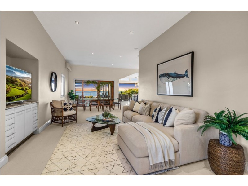 8 Oceana Terrace, Manly QLD 4179