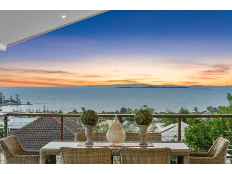 8 Oceana Terrace, Manly QLD 4179