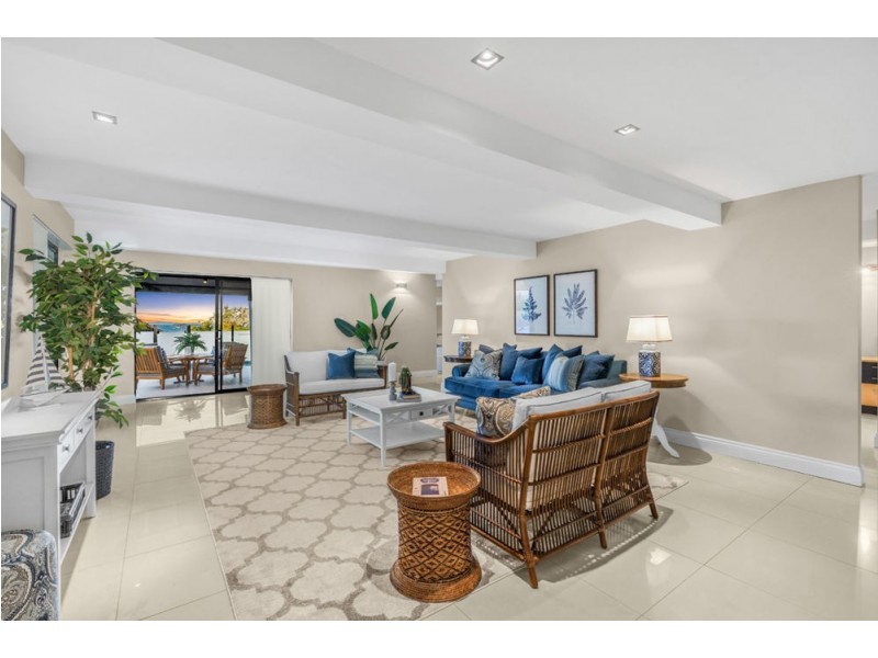 8 Oceana Terrace, Manly QLD 4179