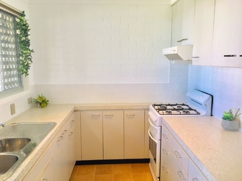 2/10 Preston Rd, Manly West QLD 4179