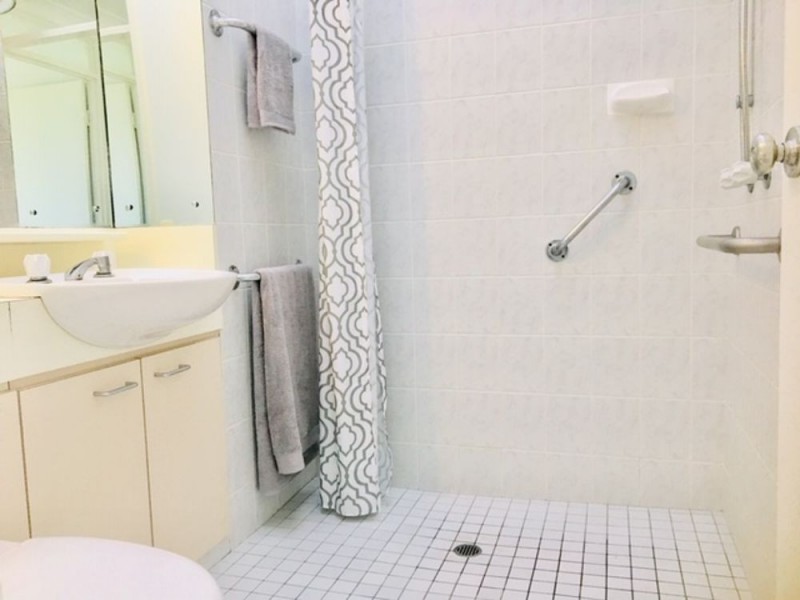 2/10 Preston Rd, Manly West QLD 4179