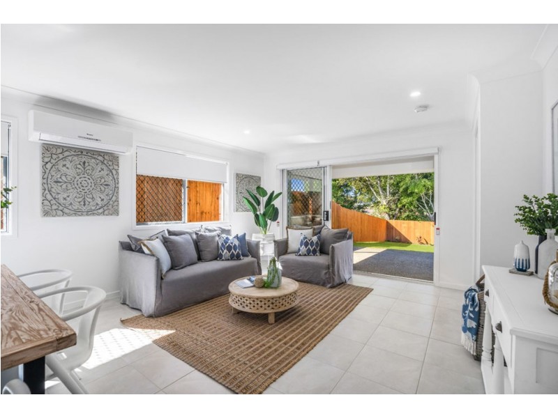 27 Kitchener Street, Wynnum QLD 4178