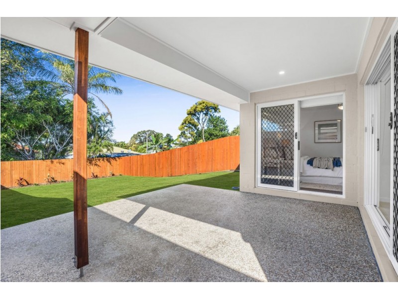 27 Kitchener Street, Wynnum QLD 4178