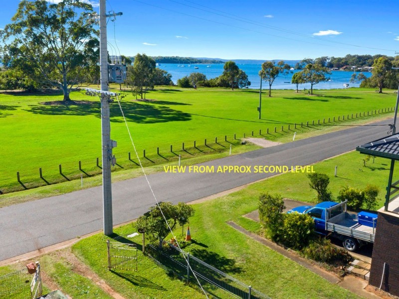 35 Wilson Esplanade, Victoria Point QLD 4165