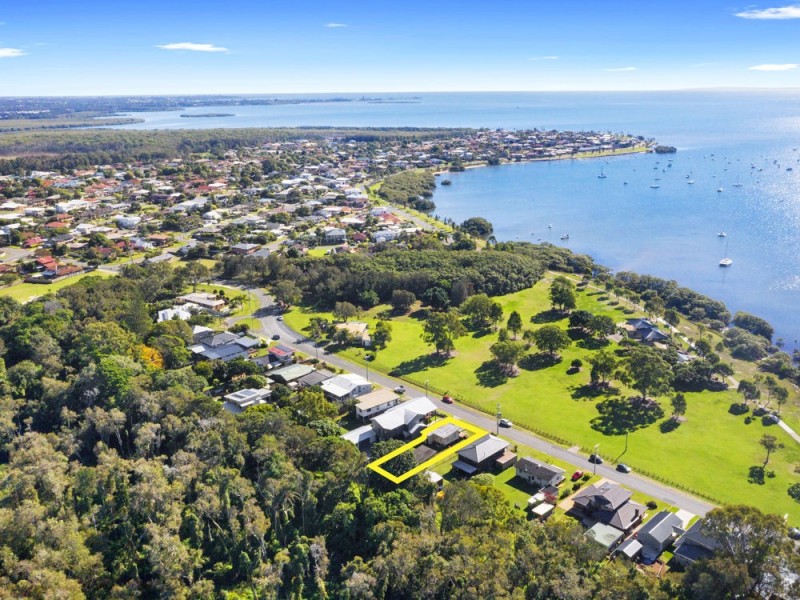 35 Wilson Esplanade, Victoria Point QLD 4165