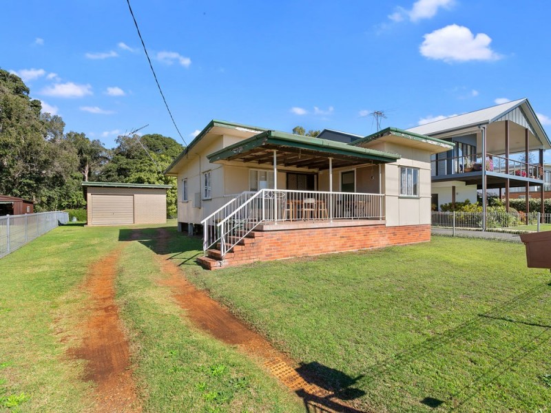 35 Wilson Esplanade, Victoria Point QLD 4165
