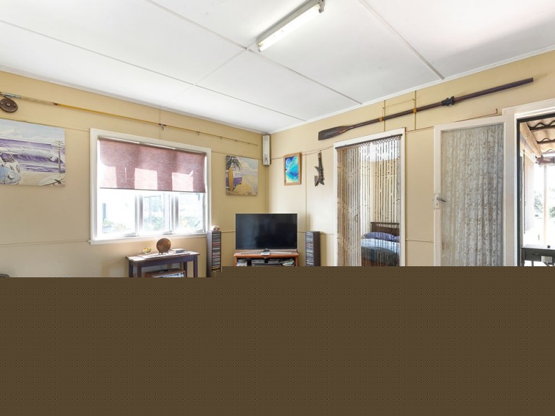 35 Wilson Esplanade, Victoria Point QLD 4165