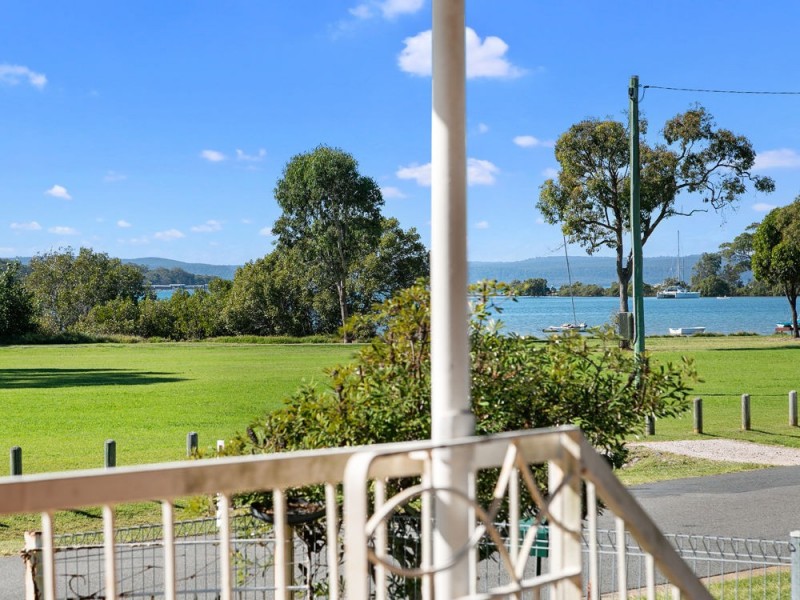 35 Wilson Esplanade, Victoria Point QLD 4165
