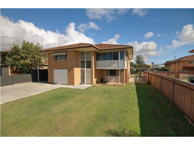 14 Winston Street, Wynnum West QLD 4178