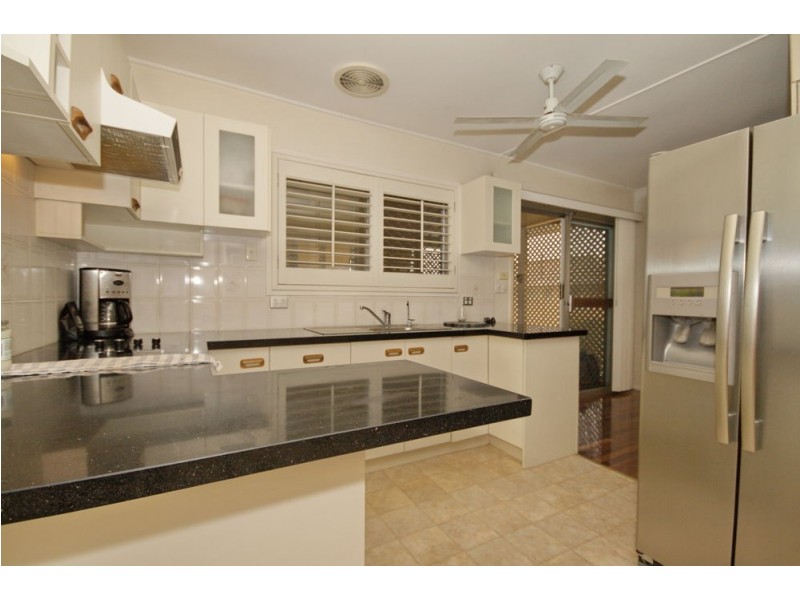 14 Winston Street, Wynnum West QLD 4178