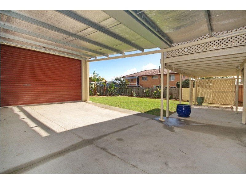 14 Winston Street, Wynnum West QLD 4178