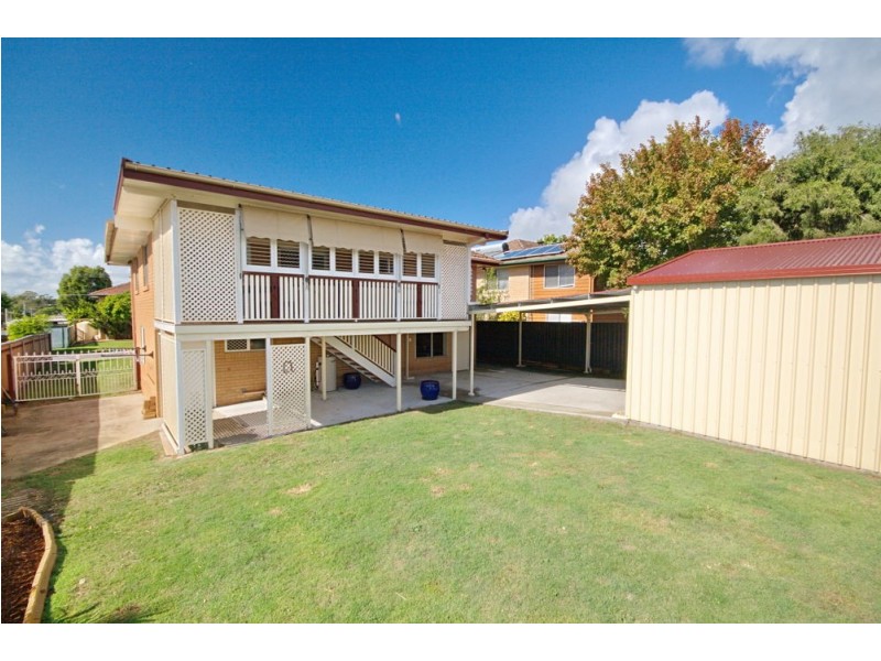 14 Winston Street, Wynnum West QLD 4178