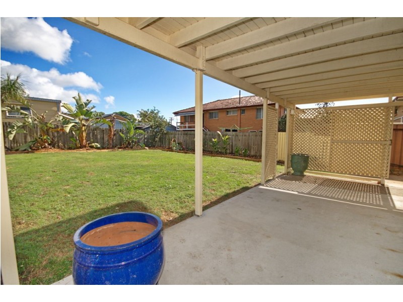 14 Winston Street, Wynnum West QLD 4178
