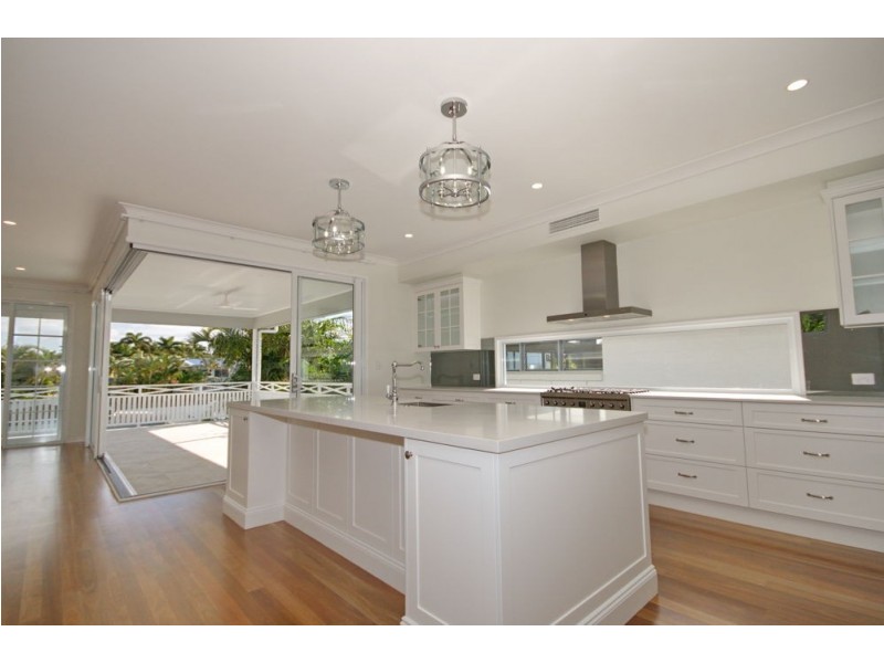 15 Earl Parade, Manly QLD 4179