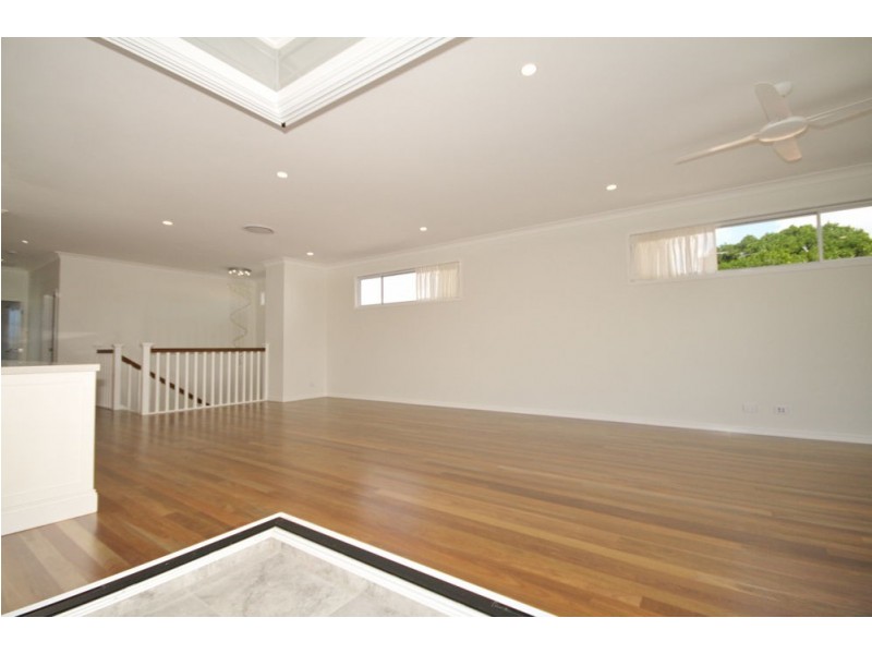 15 Earl Parade, Manly QLD 4179