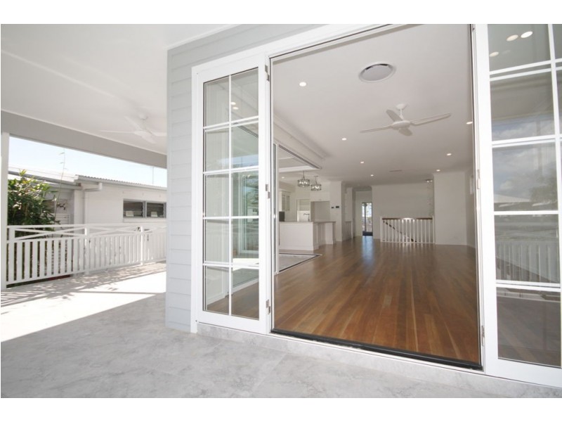 15 Earl Parade, Manly QLD 4179