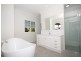 15 Earl Parade, Manly QLD 4179