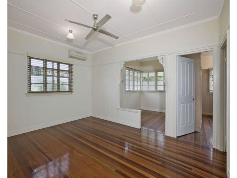 81 Randall Road, Wynnum West QLD 4178
