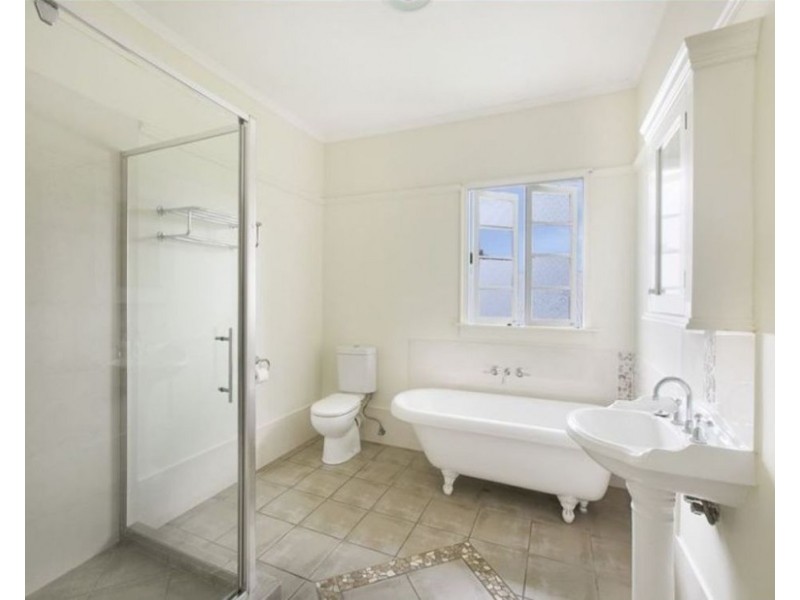 81 Randall Road, Wynnum West QLD 4178