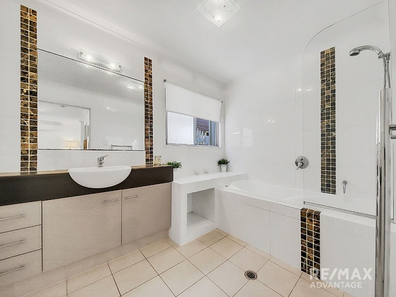 8 Shepherd Street, Wynnum QLD 4178