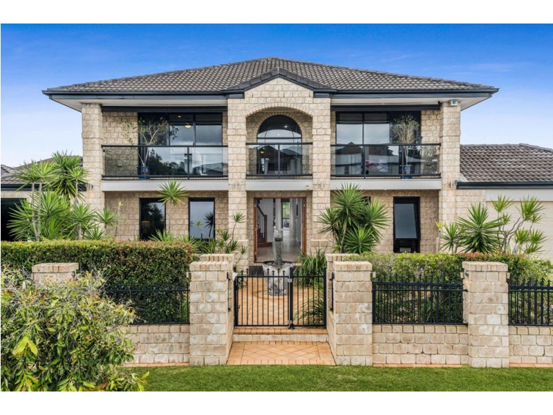 42 Hannah Circuit, Manly West QLD 4179
