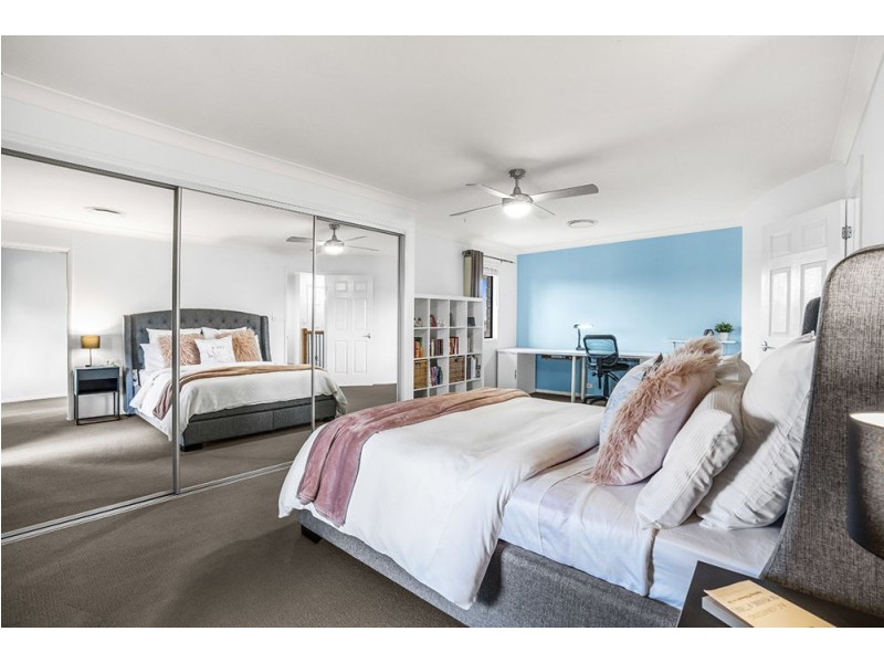 42 Hannah Circuit, Manly West QLD 4179