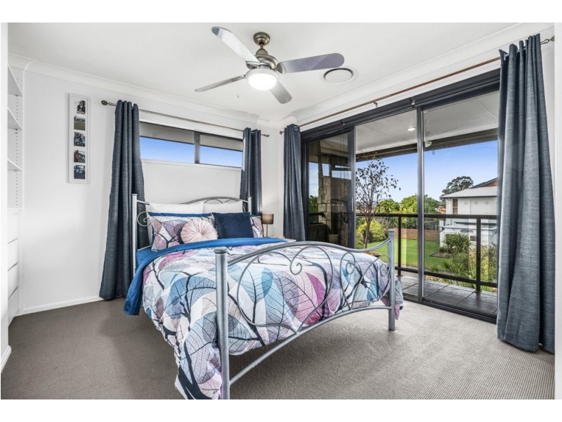 42 Hannah Circuit, Manly West QLD 4179