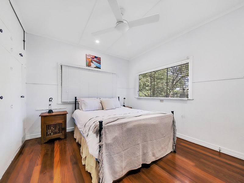 379 Tingal Rd, Wynnum QLD 4178
