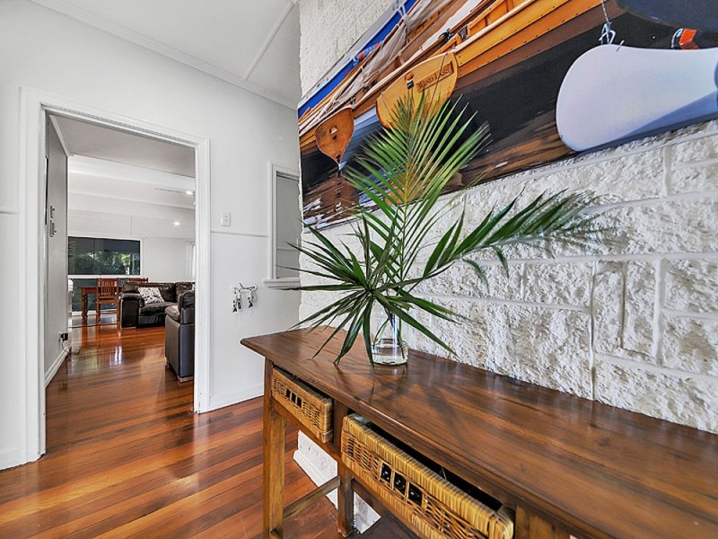 379 Tingal Rd, Wynnum QLD 4178