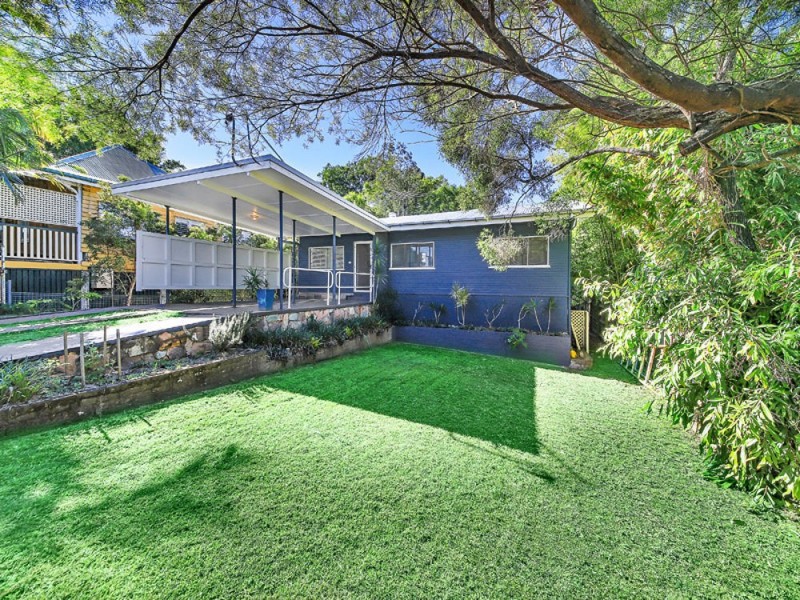 379 Tingal Rd, Wynnum QLD 4178