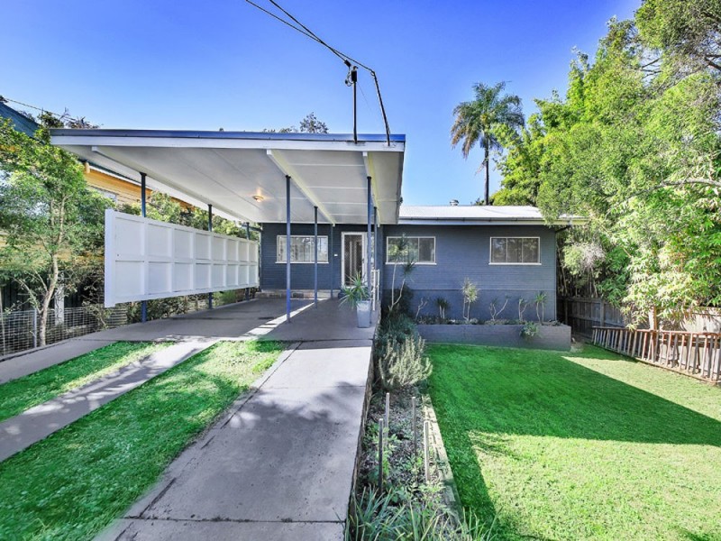 379 Tingal Rd, Wynnum QLD 4178