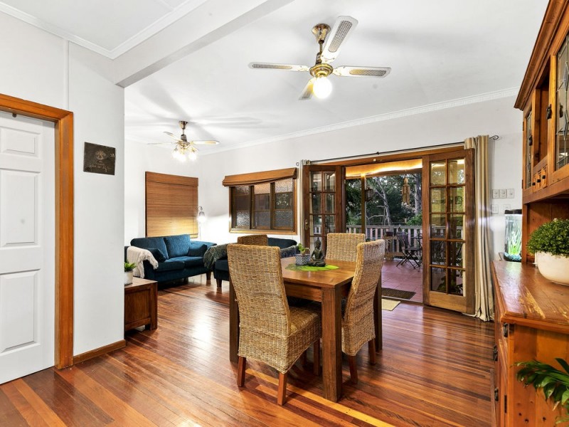 32 Bernays Road, Wynnum West QLD 4178