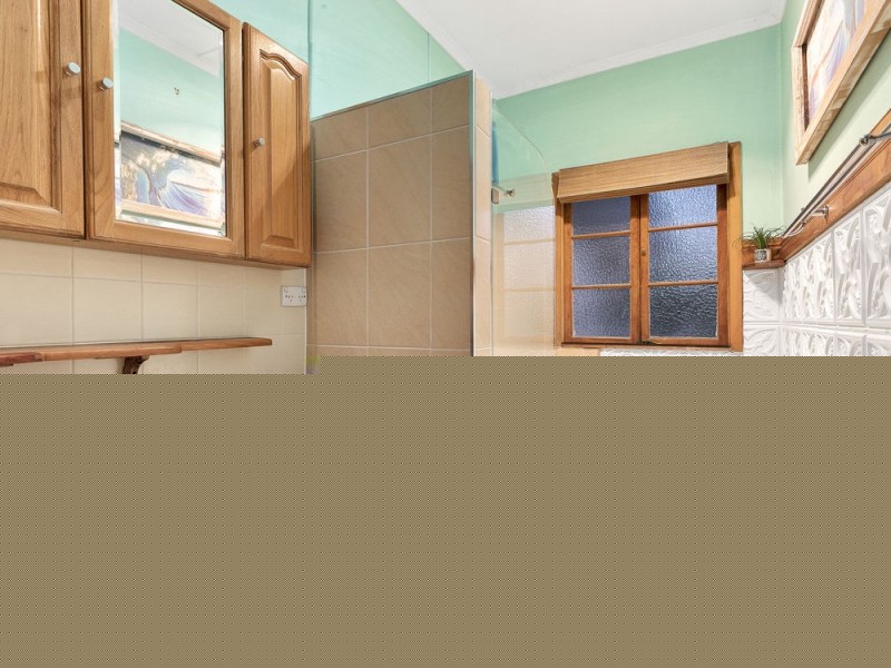 32 Bernays Road, Wynnum West QLD 4178