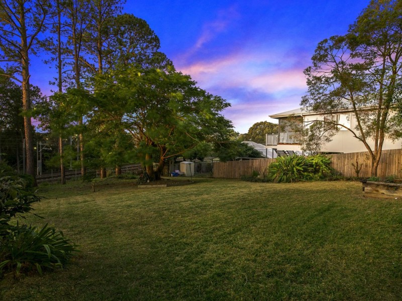 32 Bernays Road, Wynnum West QLD 4178