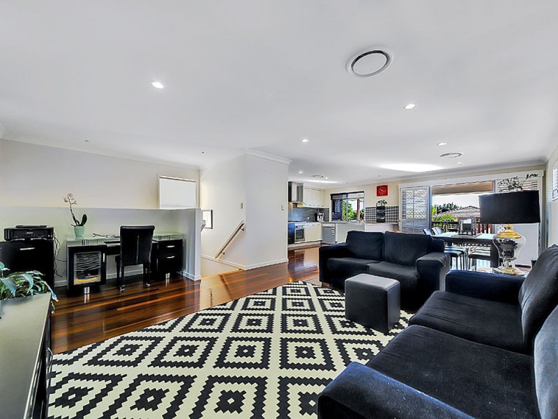 111 Moreton Avenue, Wynnum QLD 4178